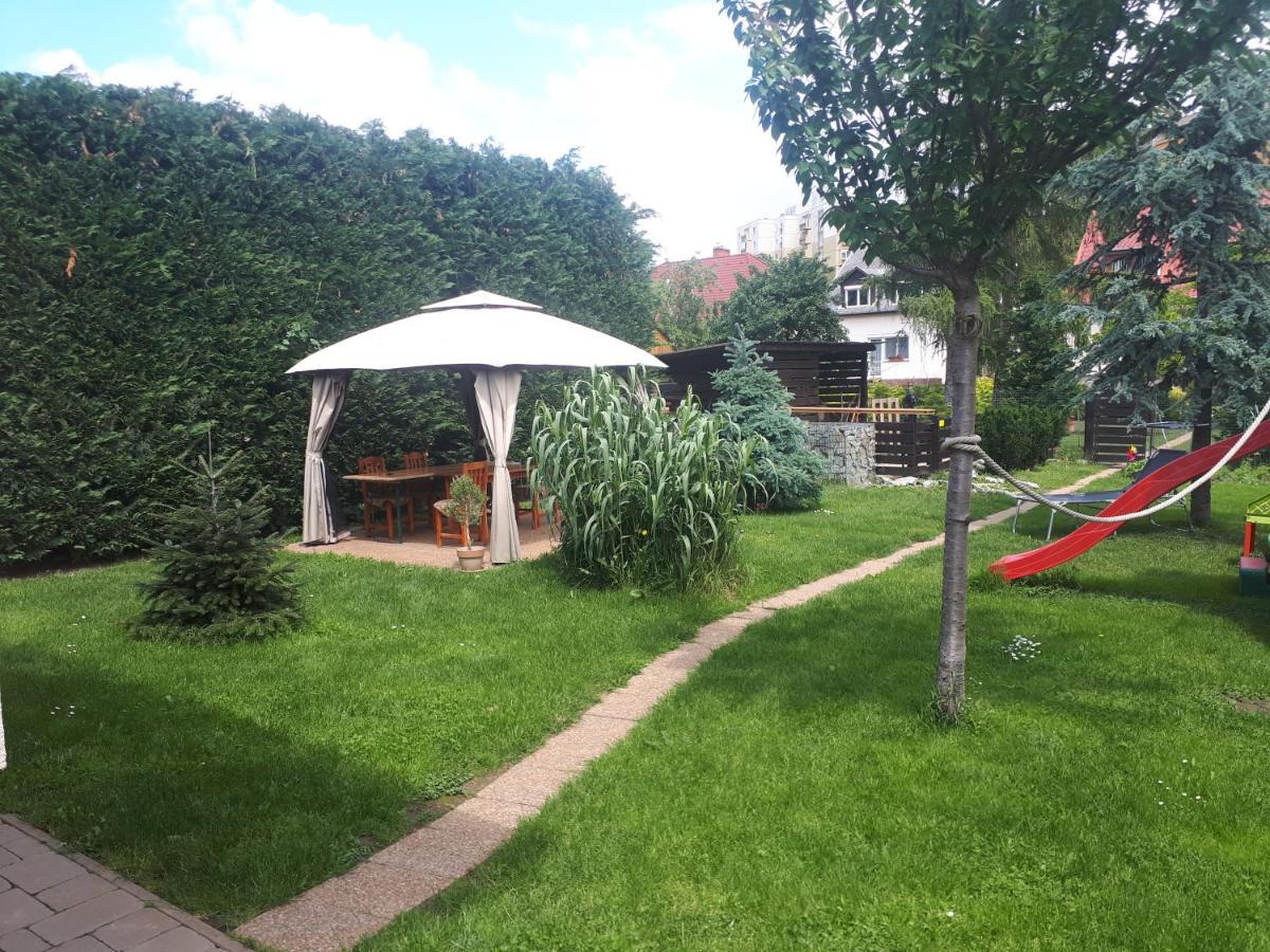 Aranypatak Apartmanhaz Сомбатхей Экстерьер фото